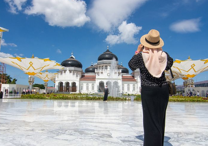 Wisata Halal ke Luar Negeri: Negara Ramah Muslim